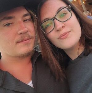 Meet your Posher, Makenzie